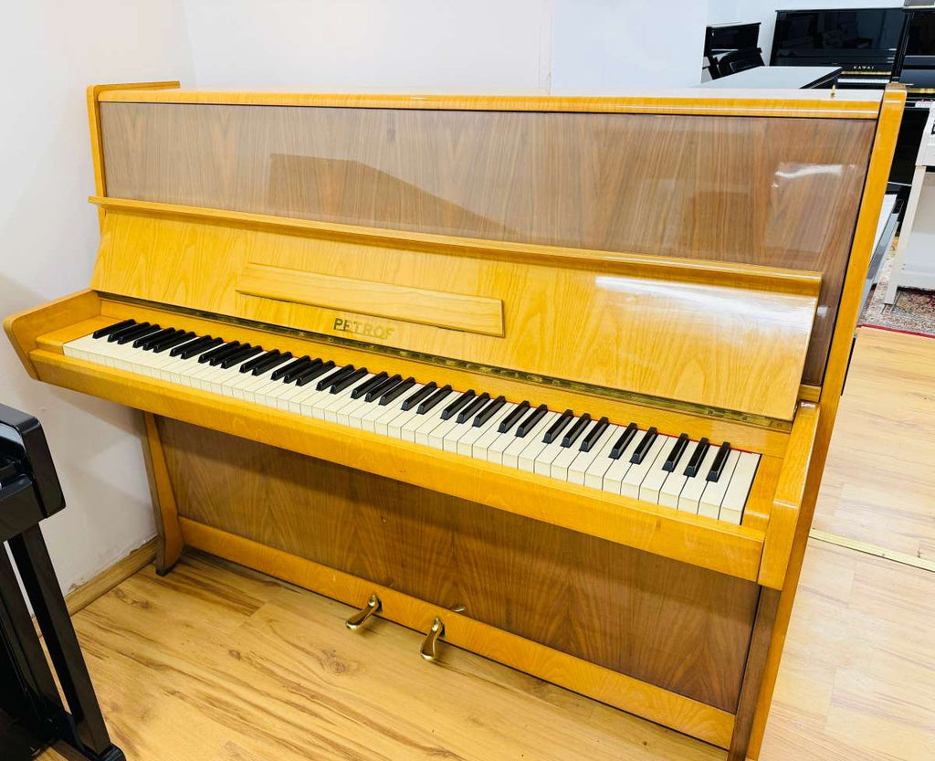 Petrof Klavier