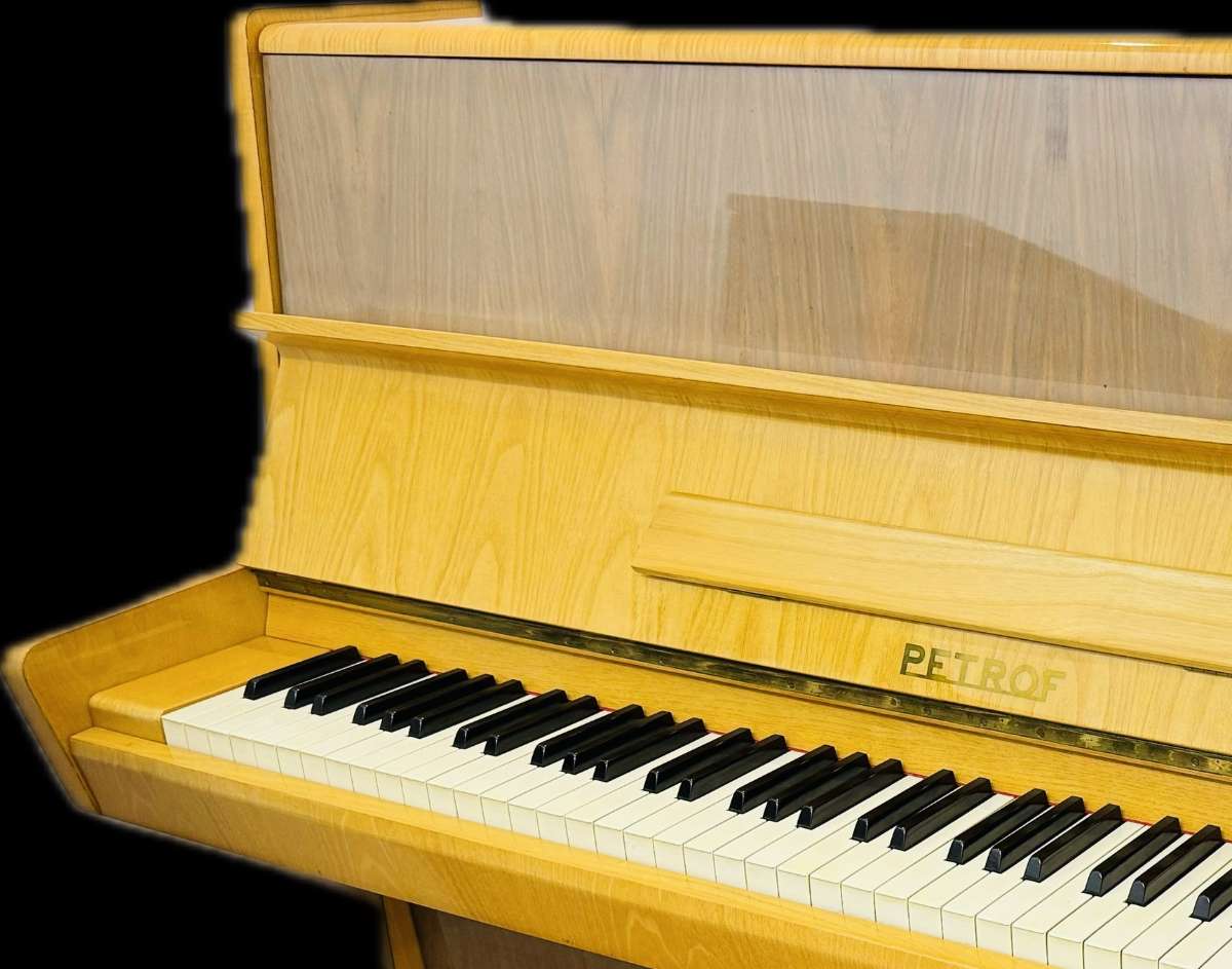 Petrof Klavier