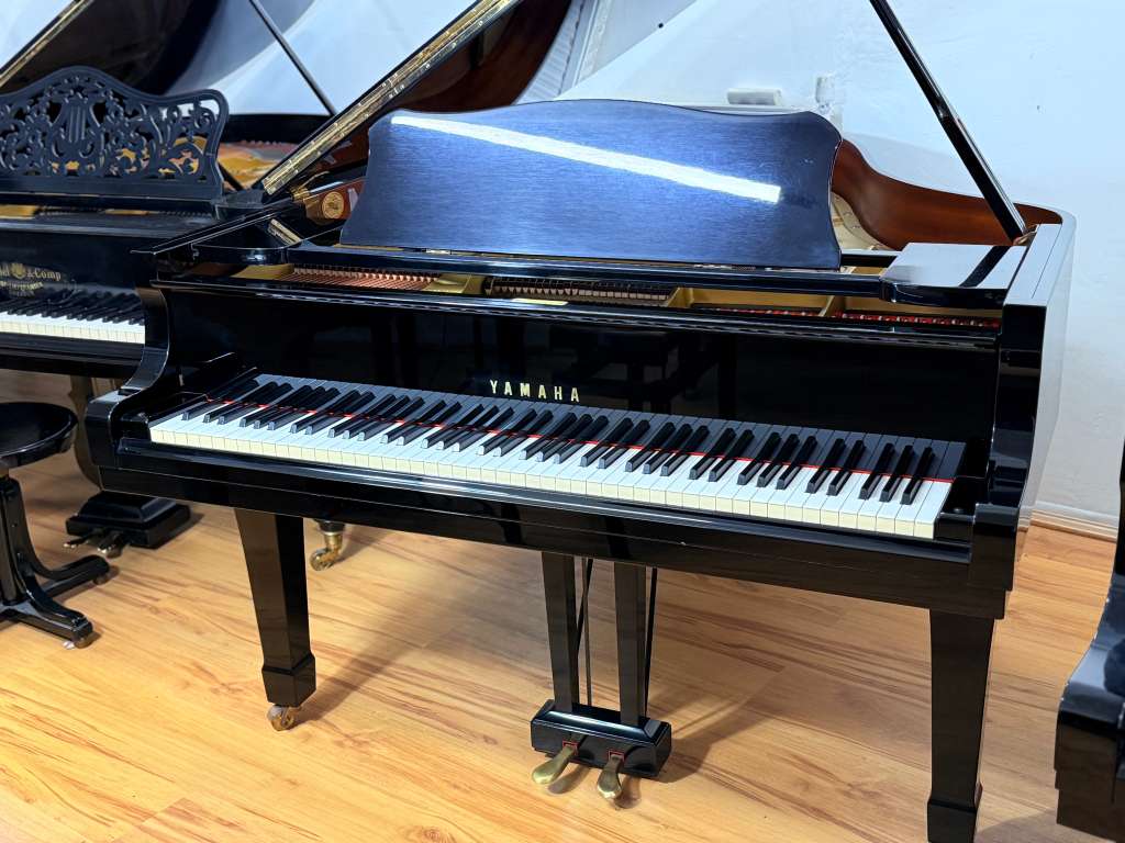 Yamaha C3 186cm Flügel