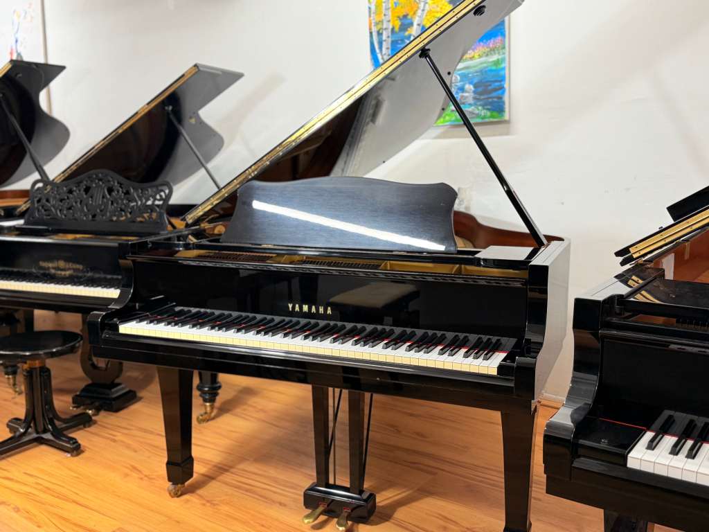 Yamaha C3 186cm Flügel