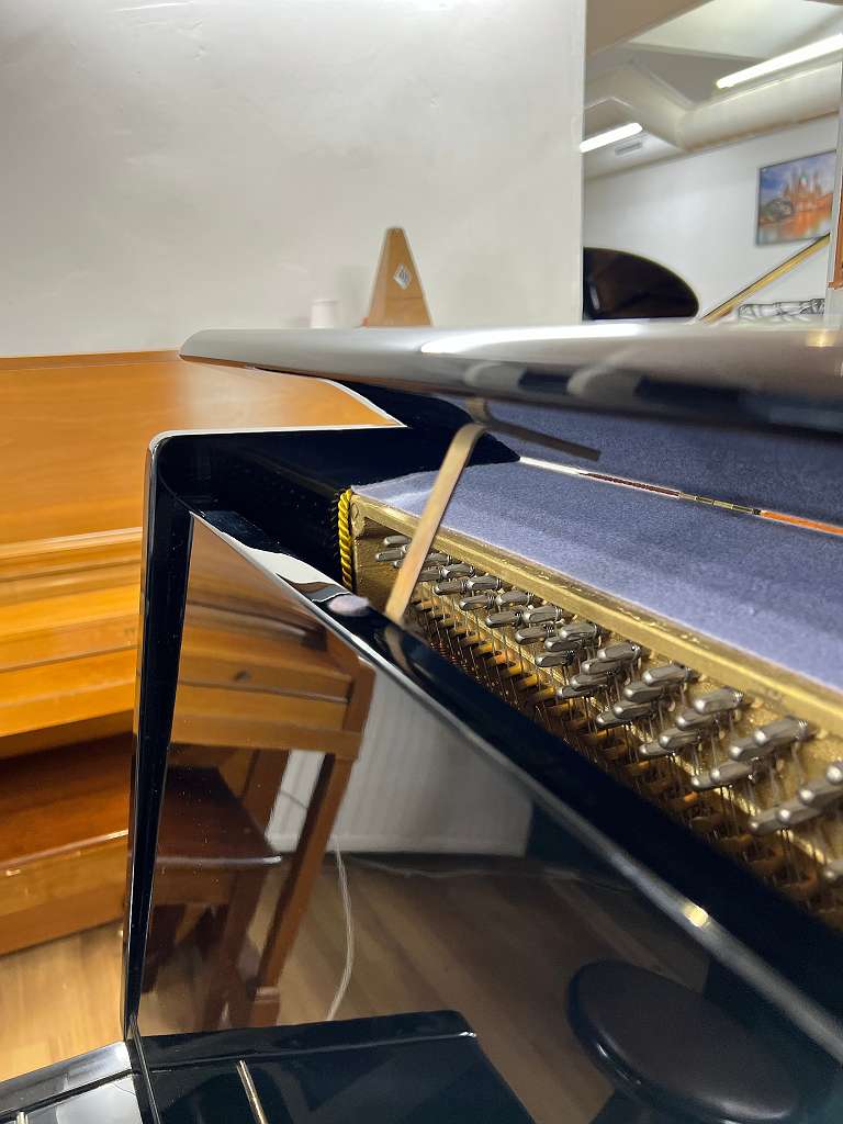 Petrof 114K Klavier Handgefertigt in Europa