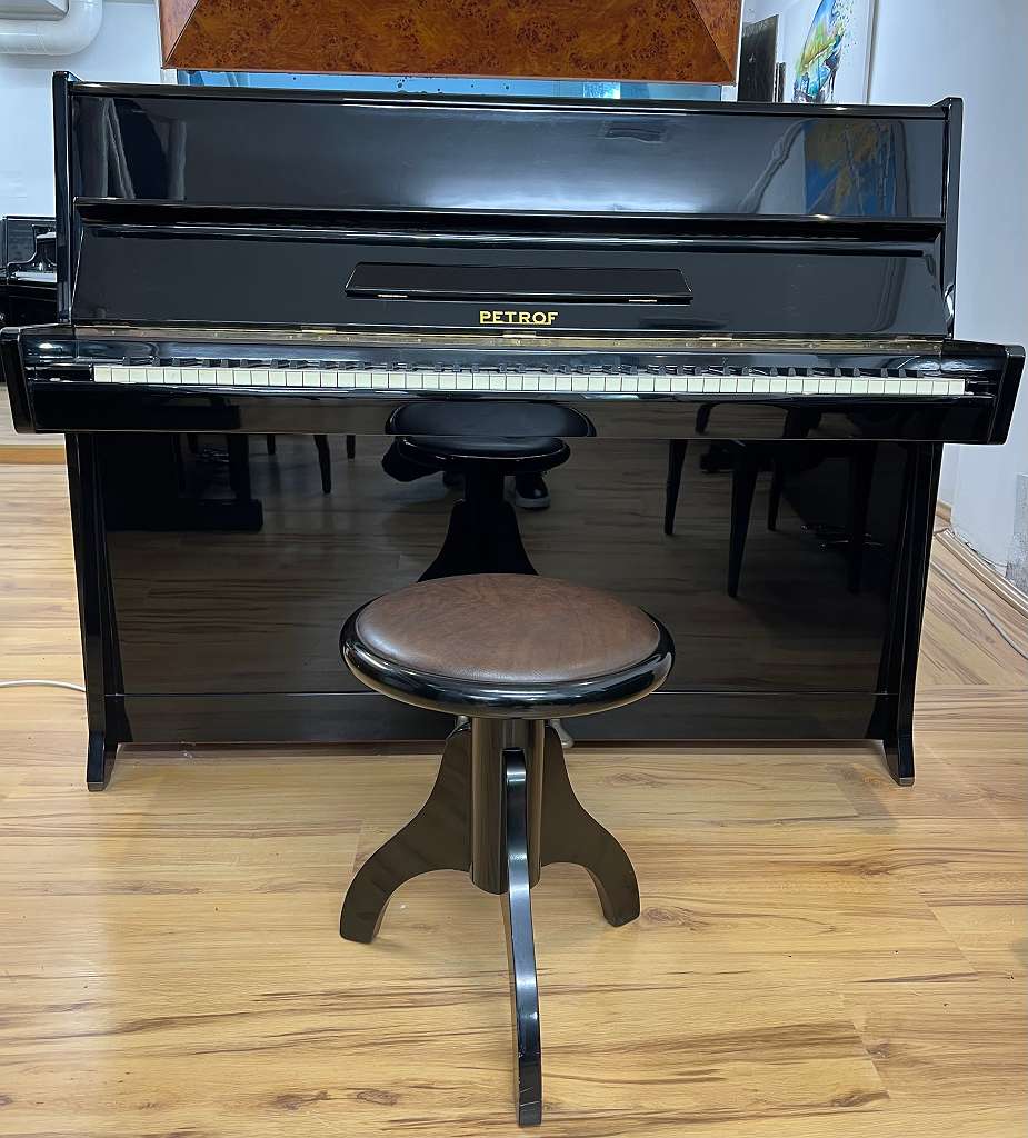 Petrof 114K Klavier Handgefertigt in Europa
