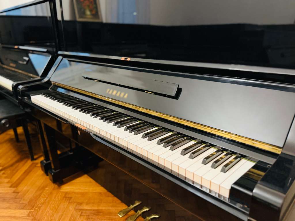 Yamaha Modell X Konzert Klavier