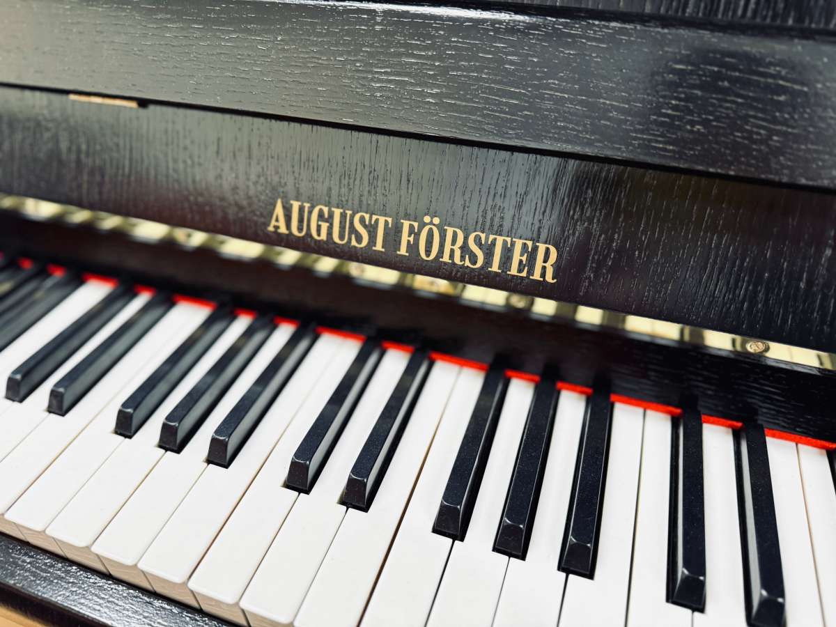 August Förster Klavier