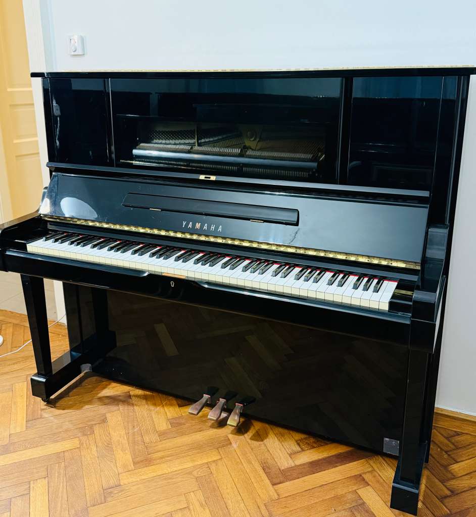 Yamaha YUX Konzert Klavier