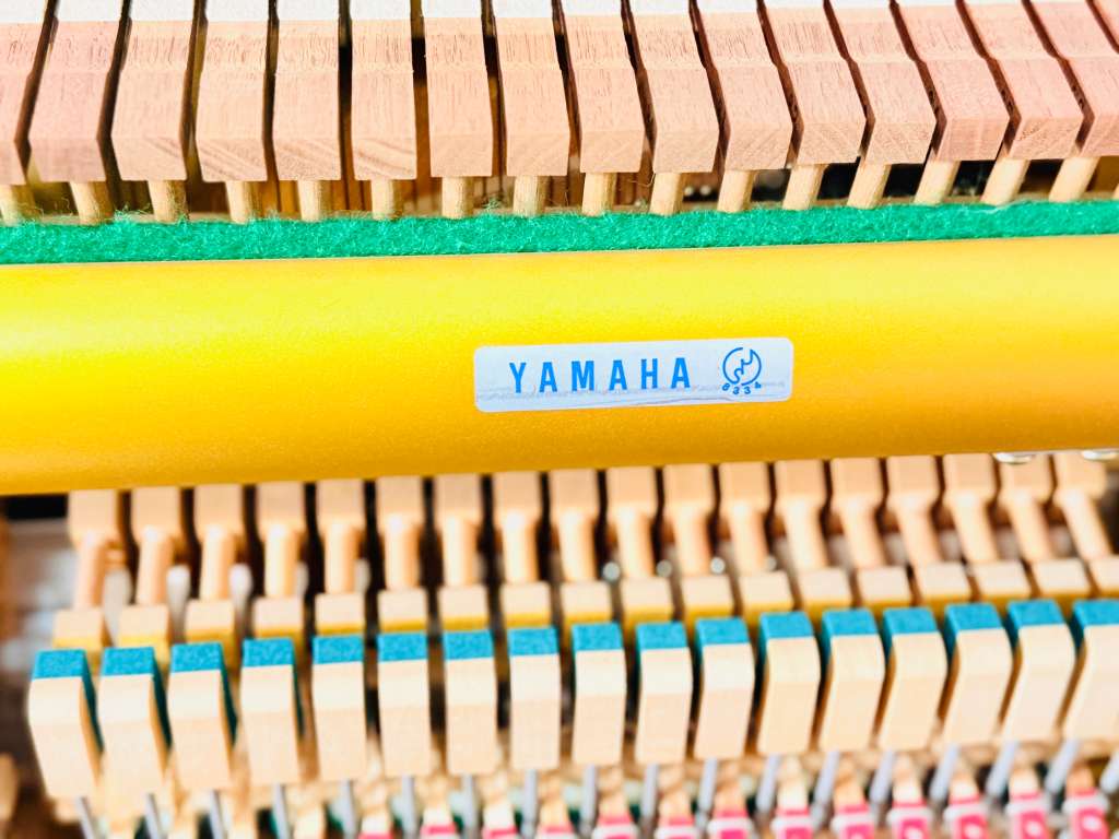 Yamaha YUX Konzert Klavier