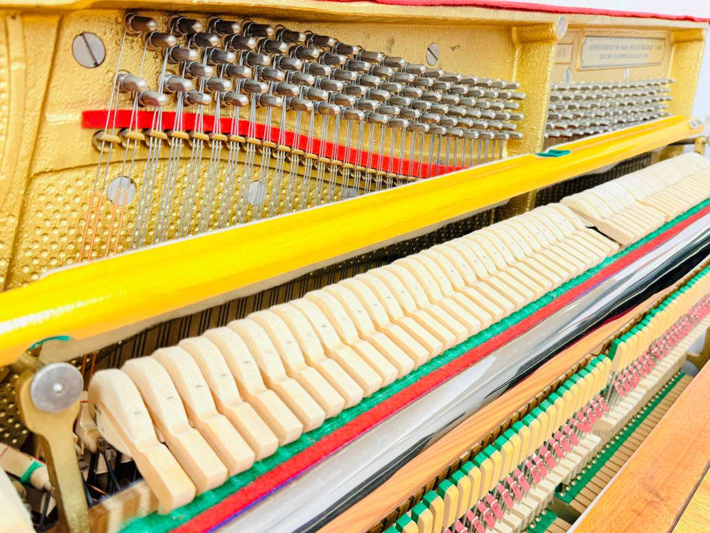 Petrof Konzert Klavier