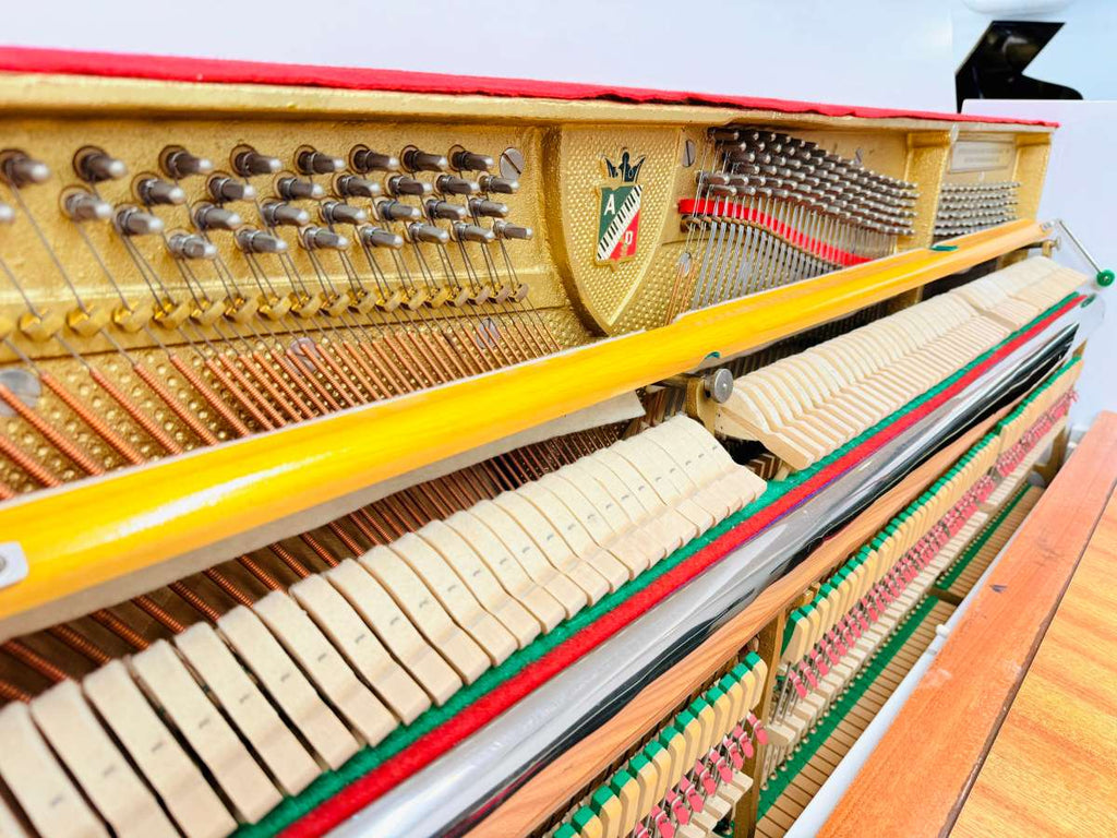 Petrof Konzert Klavier