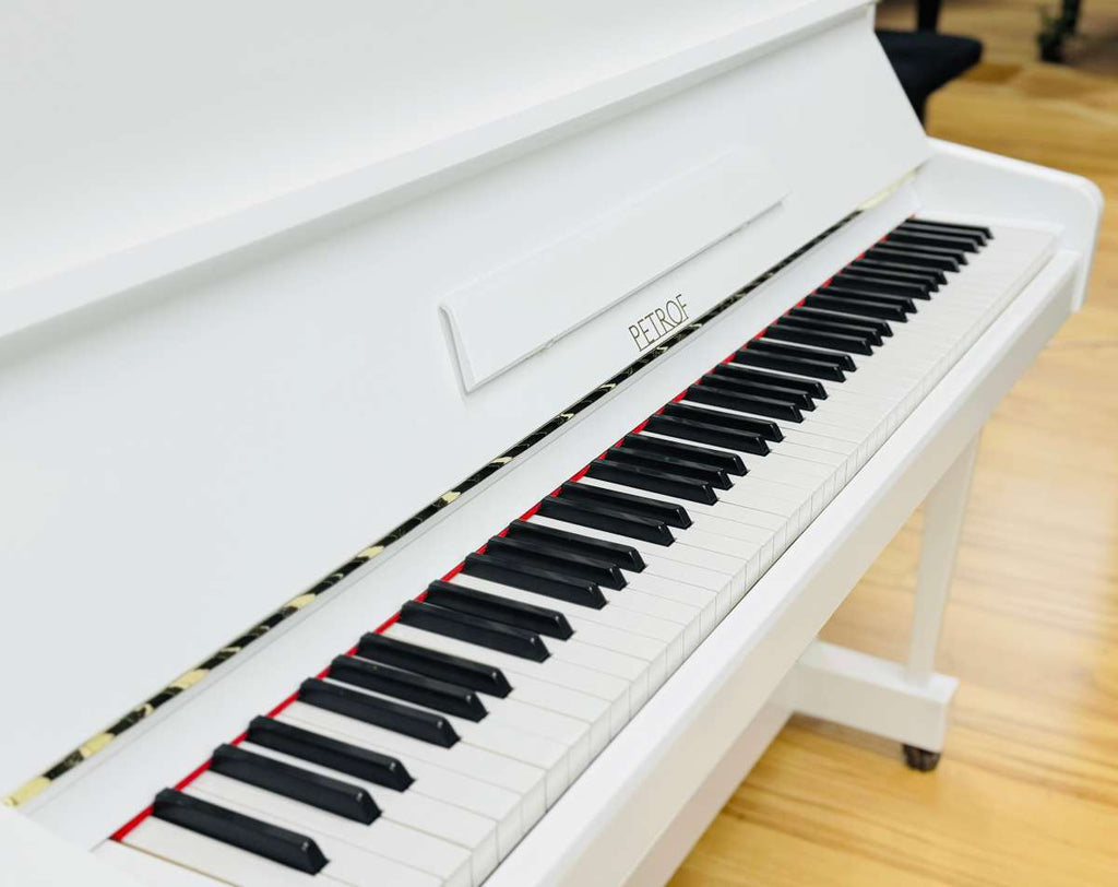 Petrof Konzert Klavier