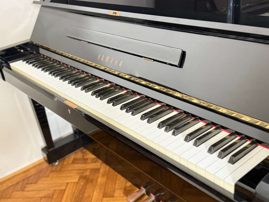 Yamaha UX-3 Klavier