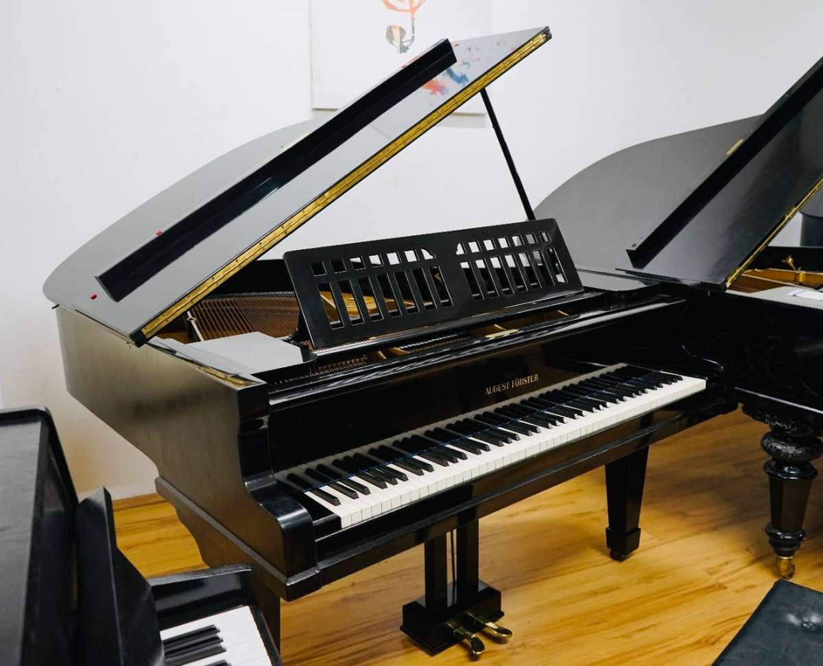 August Förster 160cm Flügel