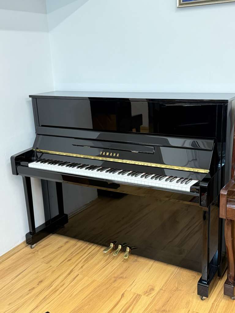 Yamaha b121 Klavier
