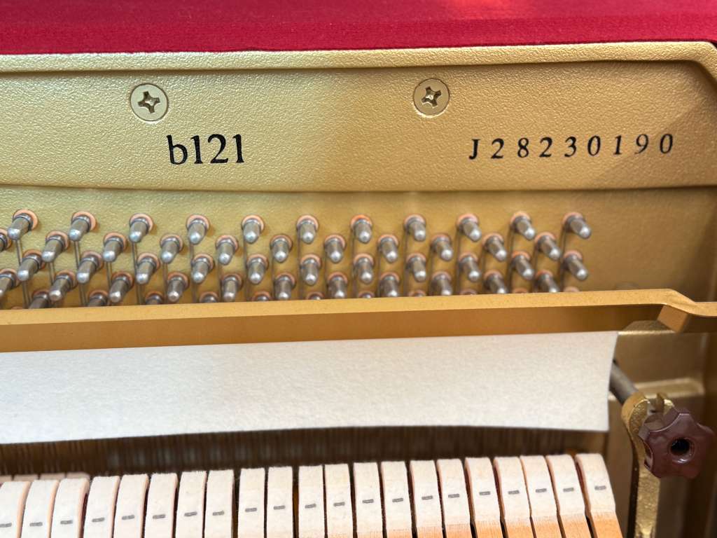 Yamaha b121 Klavier