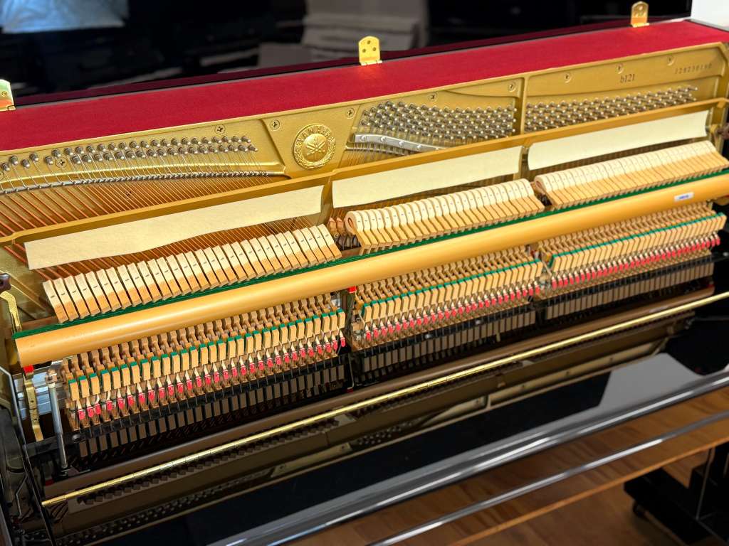Yamaha b121 Klavier
