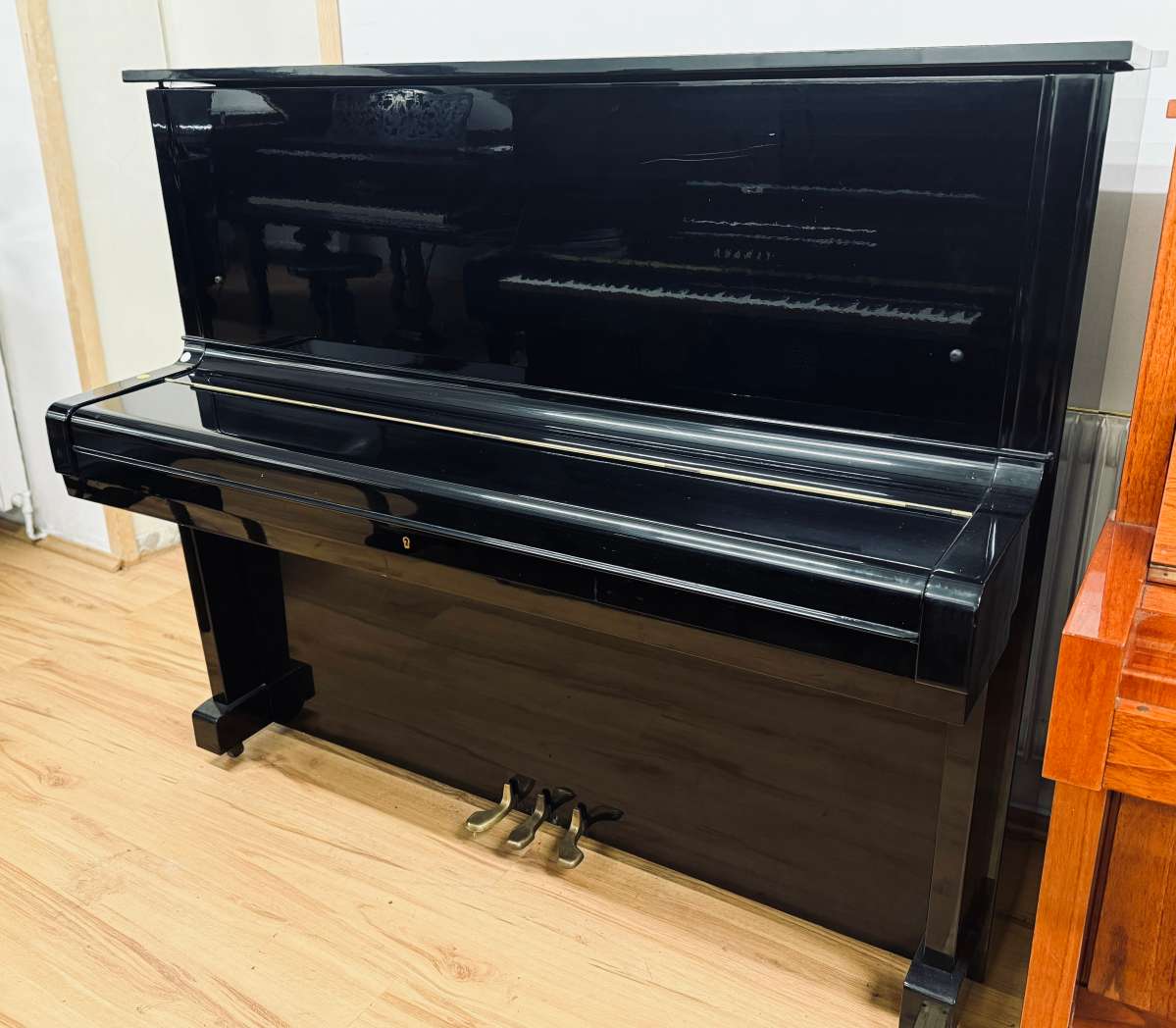 Yamaha U2 Klavier mit Automatik Humidifier