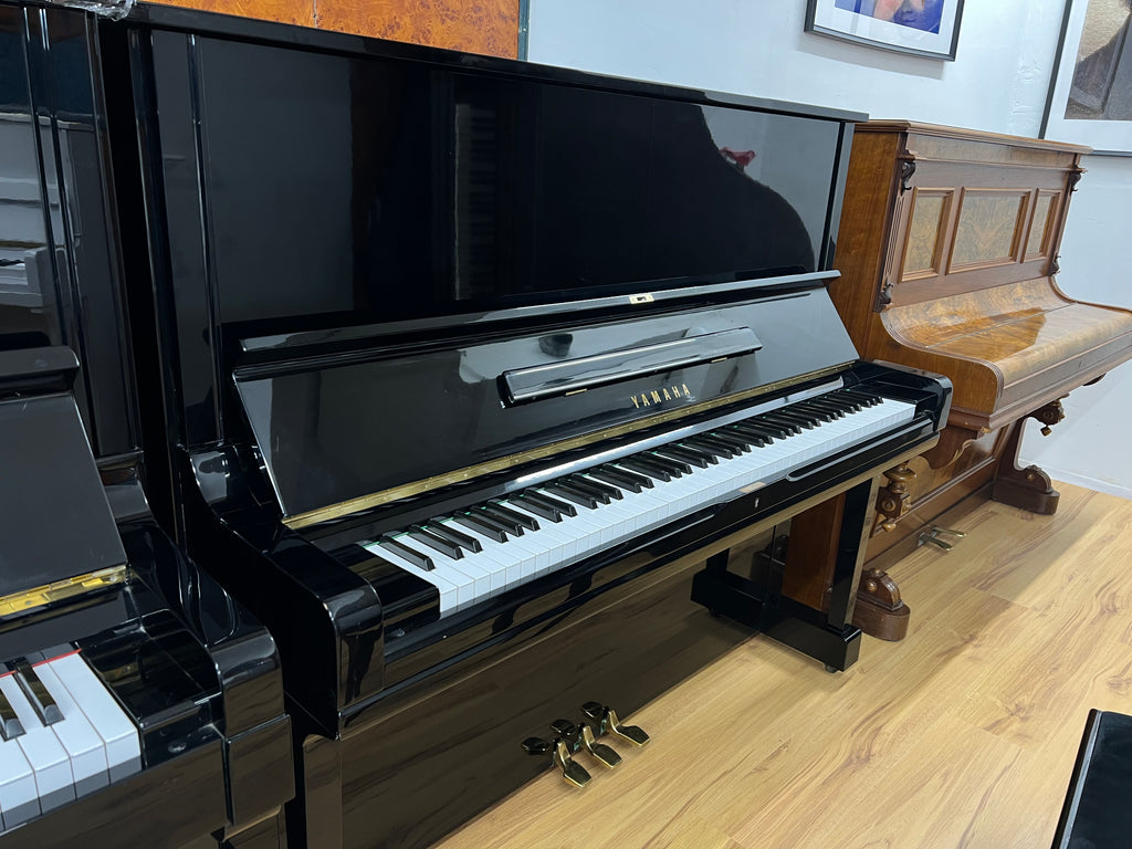 Yamaha U3