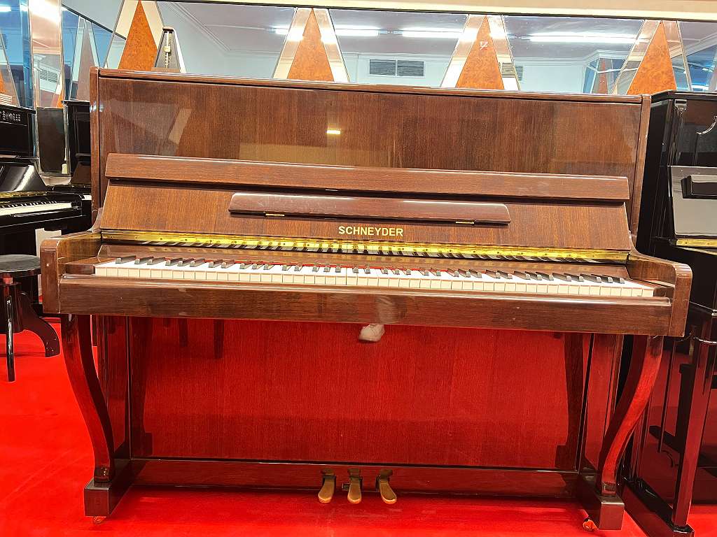 Schneyder 117C Klavier