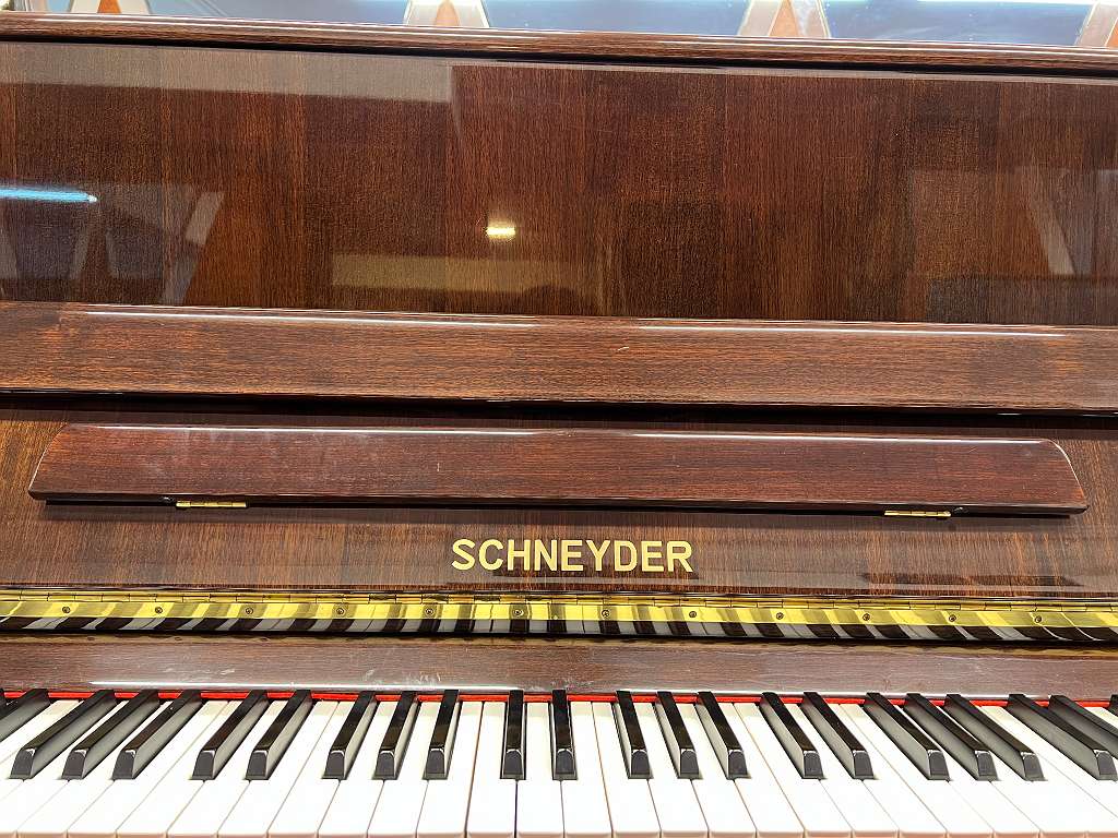 Schneyder 117C Klavier