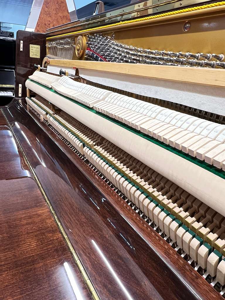 Schneyder 117C Klavier